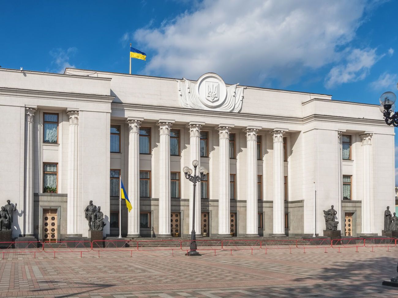 5-відсотковий бар'єр долає чотири партії