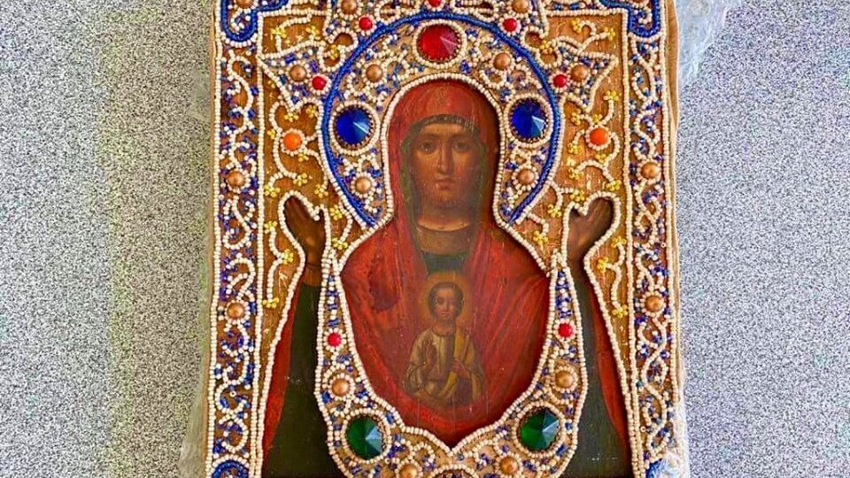 Во время обыска у фигуранта изъяли подготовленные к отправке иконы