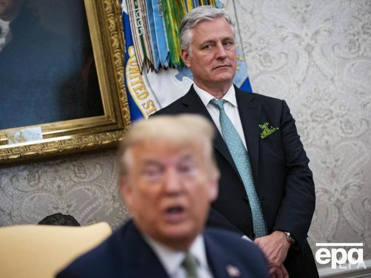 О'Брайен (позади) заразился после семейного мероприятия