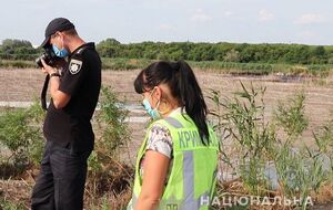 Один из сотрудников потерял сознание и упал в колодец, ему пыталась помочь трое других