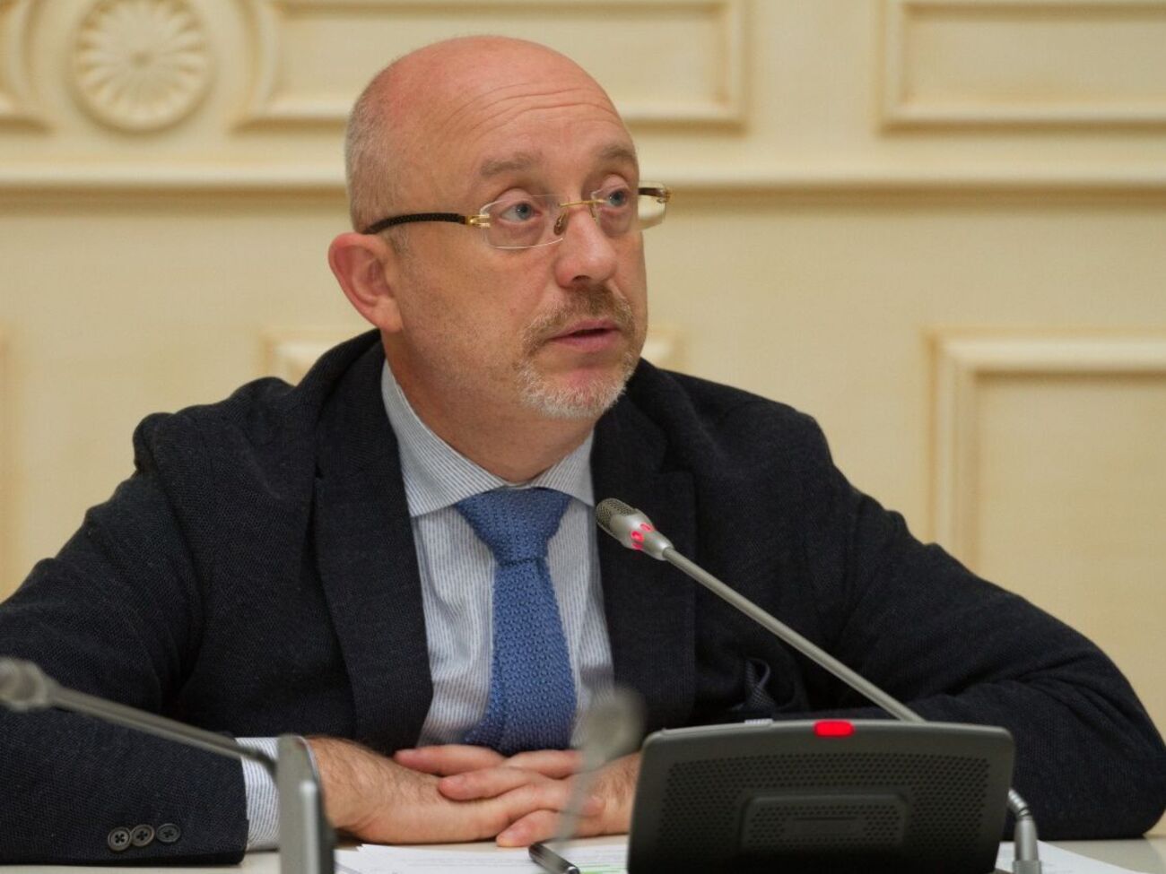 За інформацією Резнікова, російська сторона не відмовляється від участі у СЦКК, але висуває свої вимоги