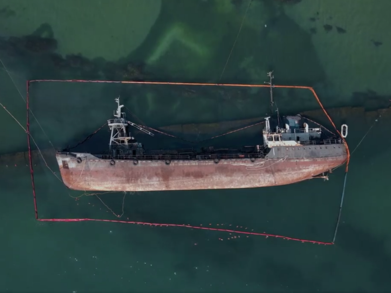 Криклий: Теперь мы как можно скорее решим проблему с танкером и наконец-то освободим пляж "Дельфин" от токсичного металлолома