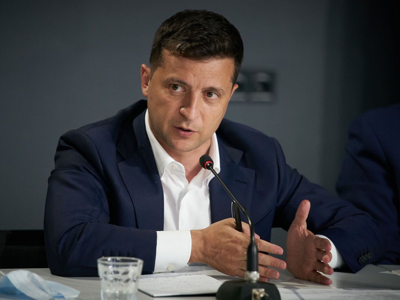 Зеленський тимчасово ввів безвіз для туристів із Китаю