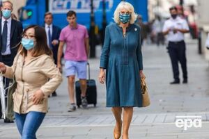 Во время прогулки супруга принца Чарльза использовала маску для лица