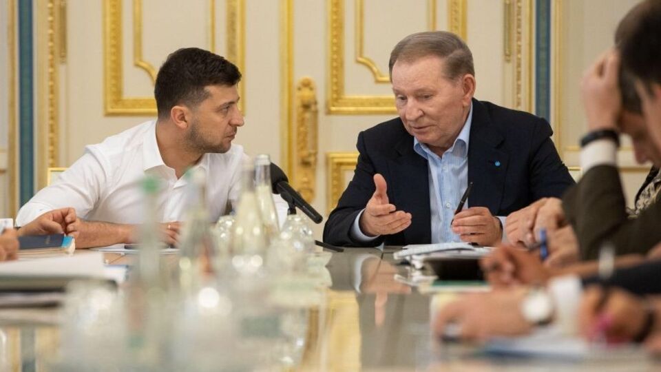 Сьогодні стало відомо про відставку Кучми з посади голови української делегації в Мінську