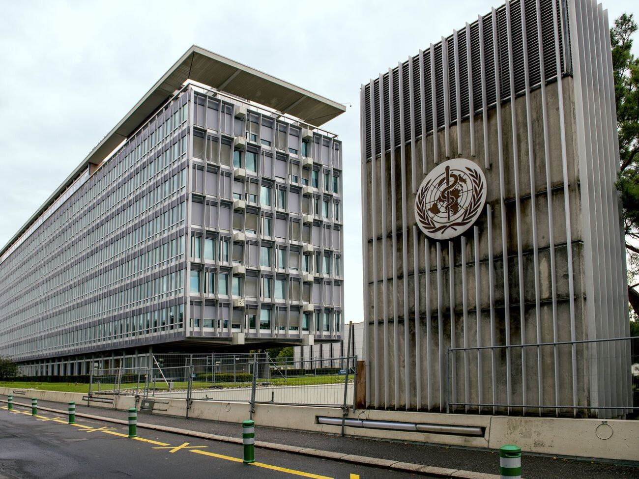 У ВООЗ вважають, що захворюваність на коронавірус то зростатиме, то падатиме