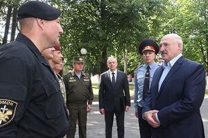 Лукашенко рассказал о заболевании на встрече с сотрудниками внутренних войск