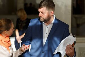 Корниенко отметил, что монобольшинство "постоянно воскресает"