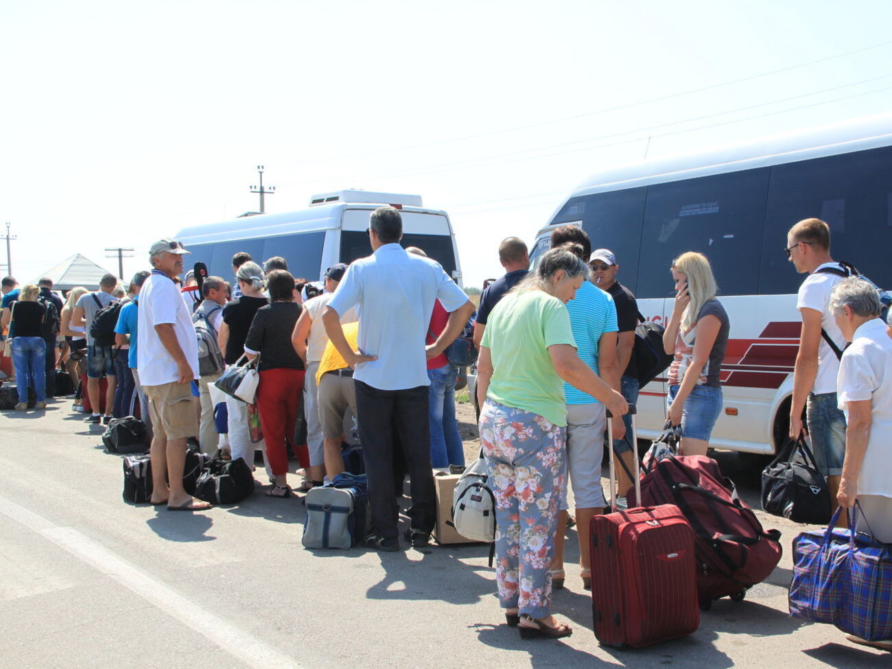 На кордоні з окупованим Кримом і територіями Донецької та Луганської областей створять мобільні центри надання адмінпослуг