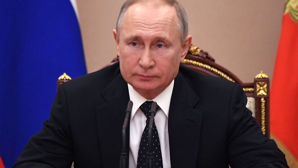 20 января Путин внес проект закона о поправках к конституции РФ