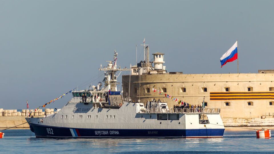 РФ провела в окупованому Криму так званий військово-морський парад підрозділів Чорноморського флоту
