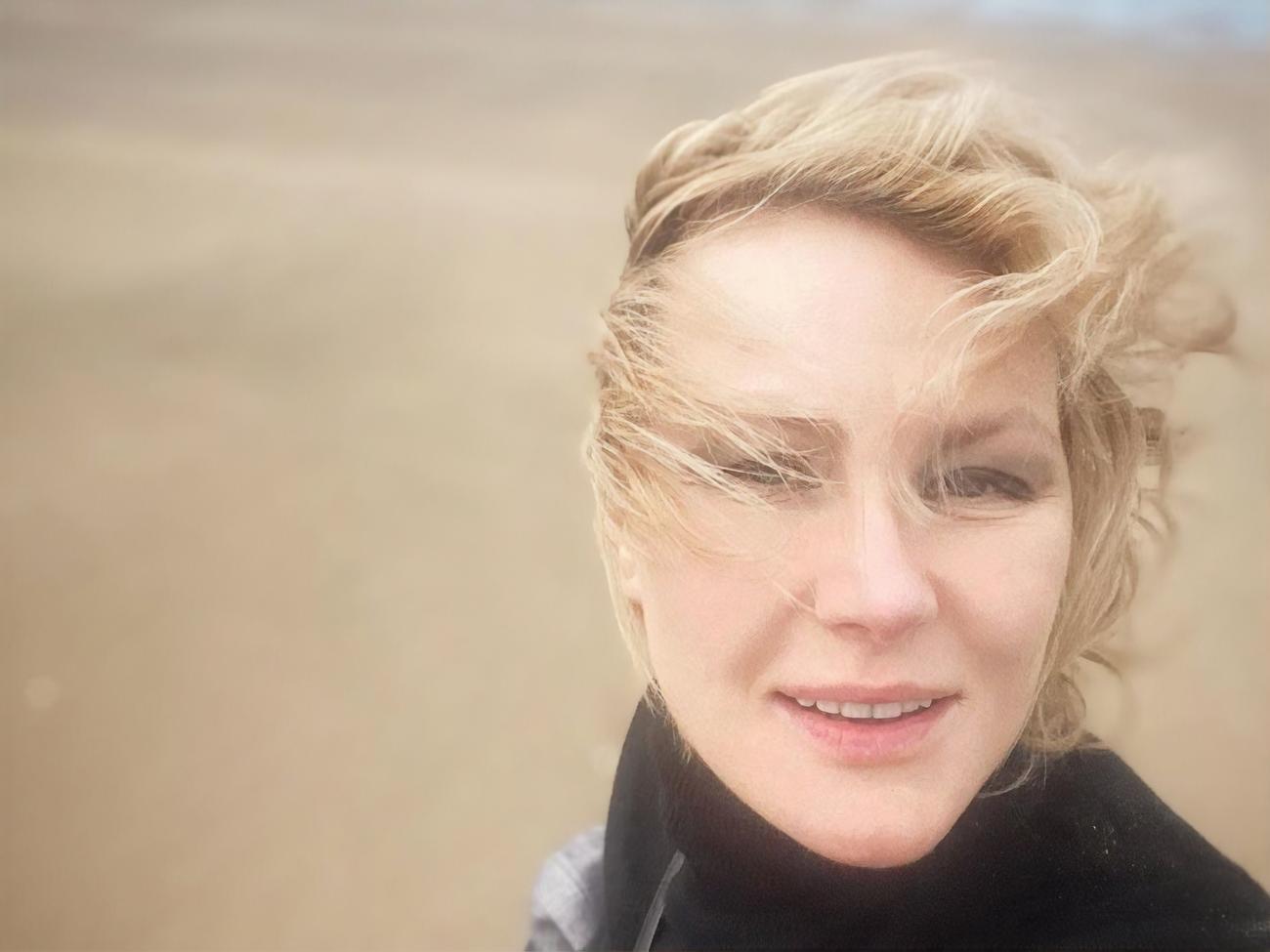 Литвинова: Хочеться кинутися у воду, але холодно і мілко