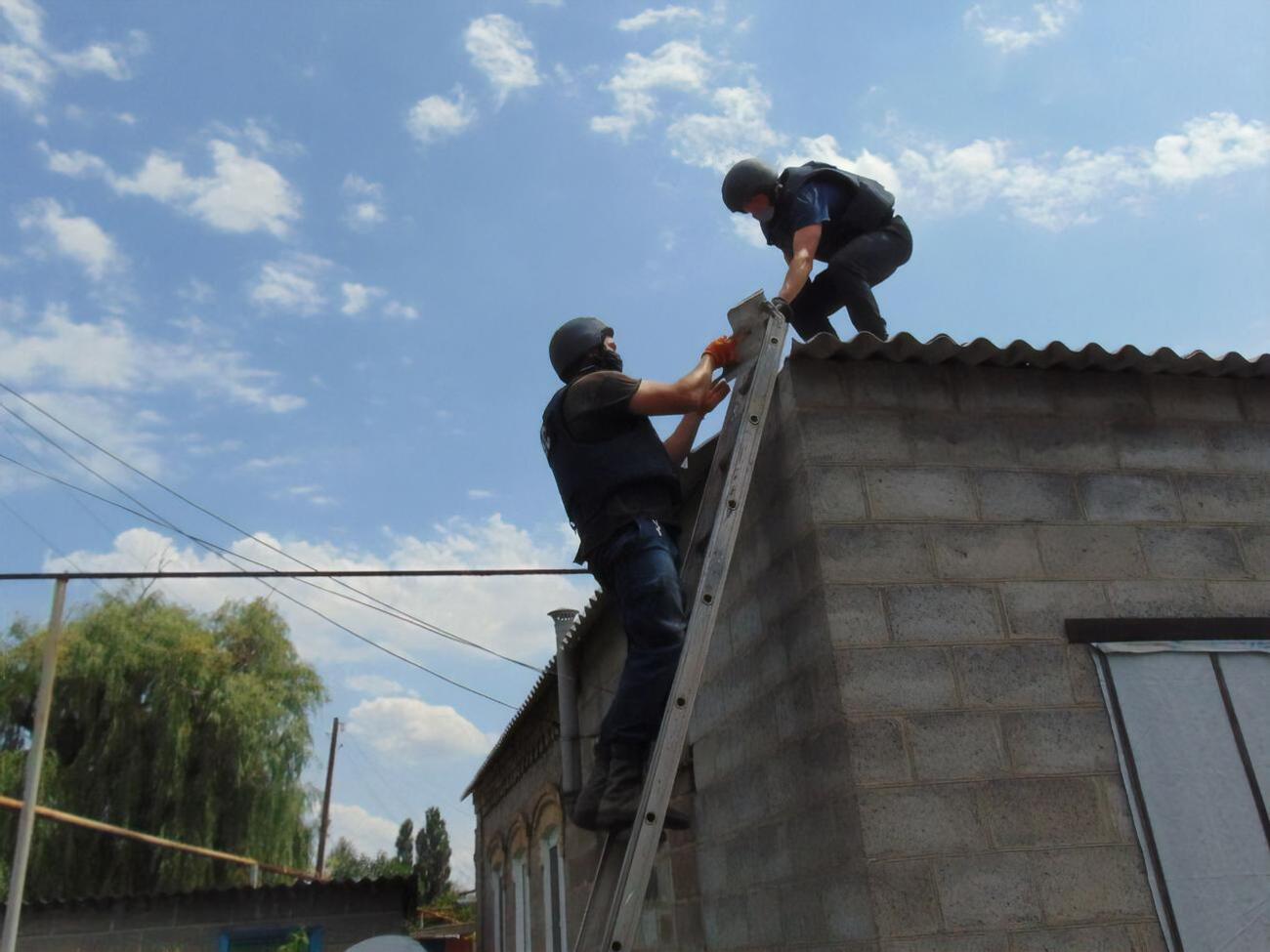У Донецькій області з 11 червня працюють рятувальники з усієї України