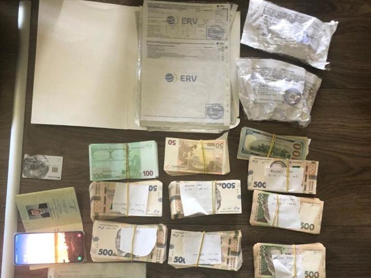 Участники преступной схемы использовали в нотариальных конторах поддельные документы