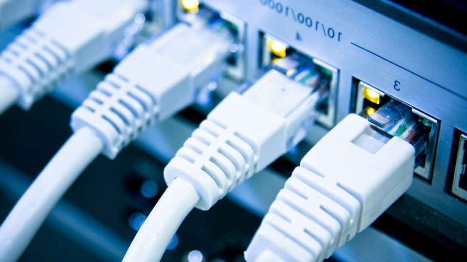Понад 1,5 млн сільських жителів в Україні не можуть під'єднатися до оптичного інтернету через високу ціну