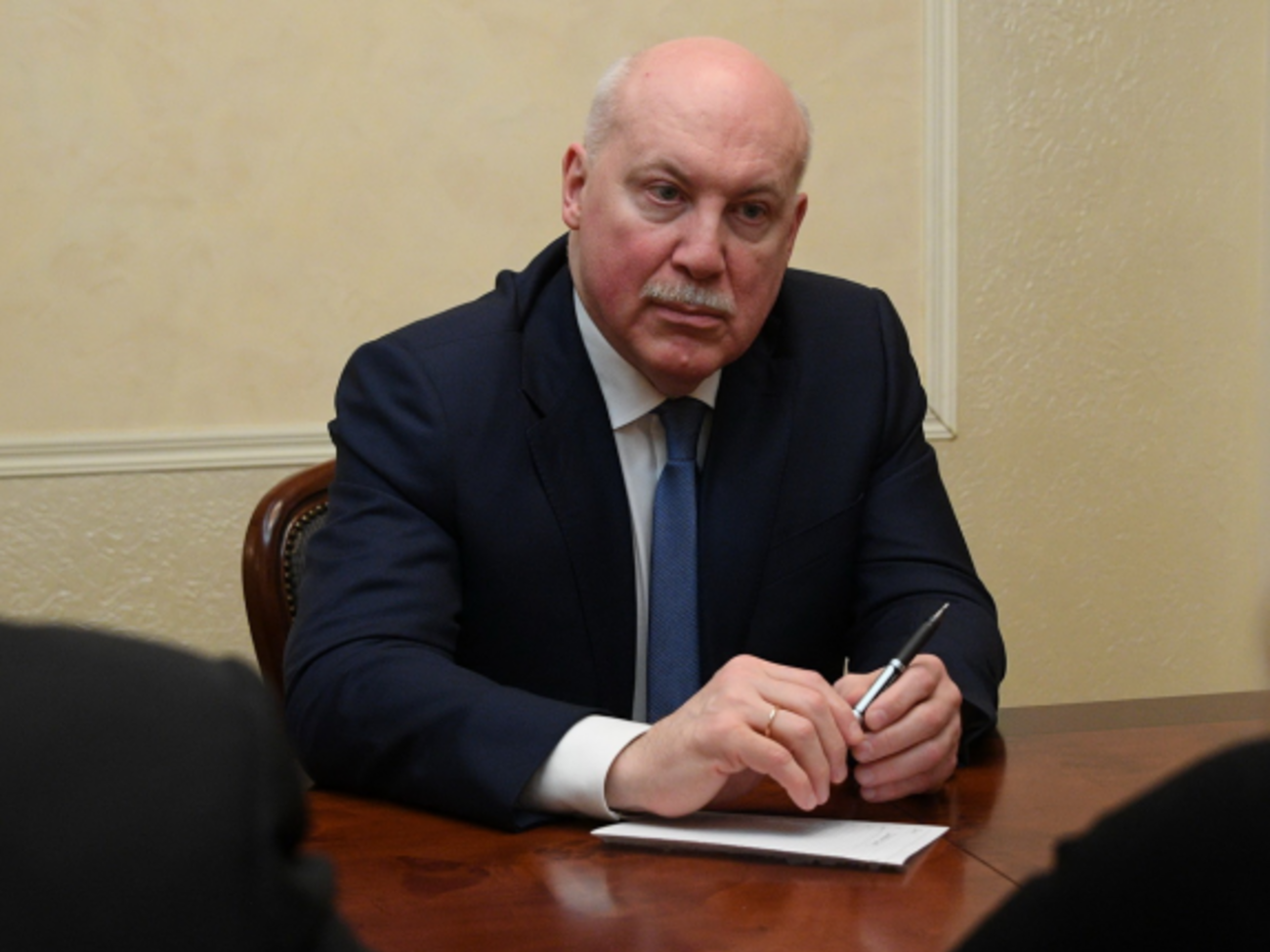 Посол Мезенцев запевняє, що затримані найманці не планували втручатися в суспільно-політичну ситуацію в Білорусі