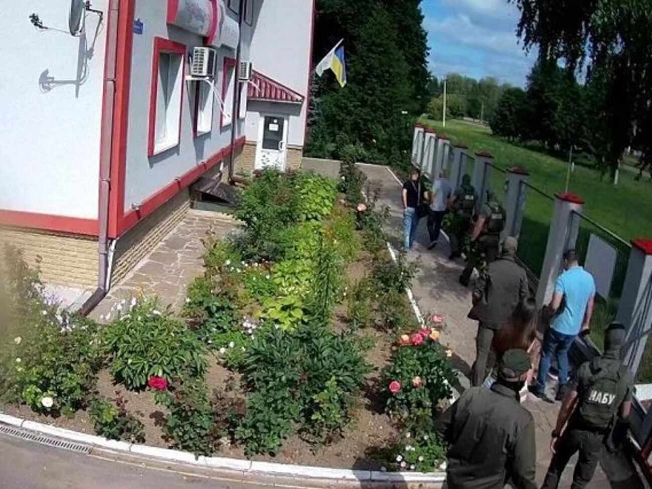 Детективы НАБУ блокируют хозяйственную деятельность фирм, "разрешение на проникновение в которые ни один суд не давал", заявил Глазунов