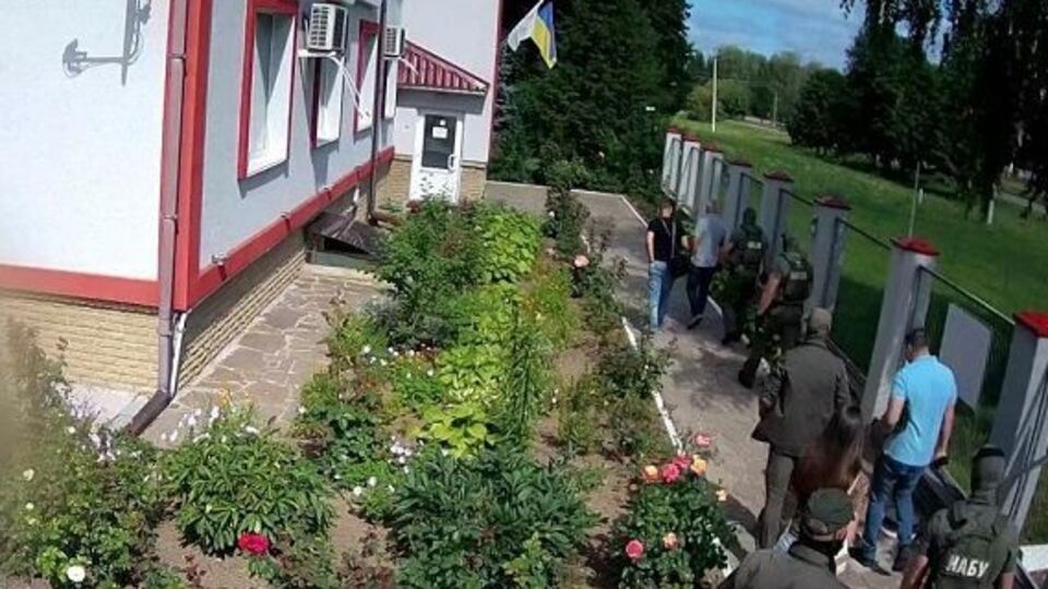 Детективы НАБУ блокируют хозяйственную деятельность фирм, "разрешение на проникновение в которые ни один суд не давал", заявил Глазунов