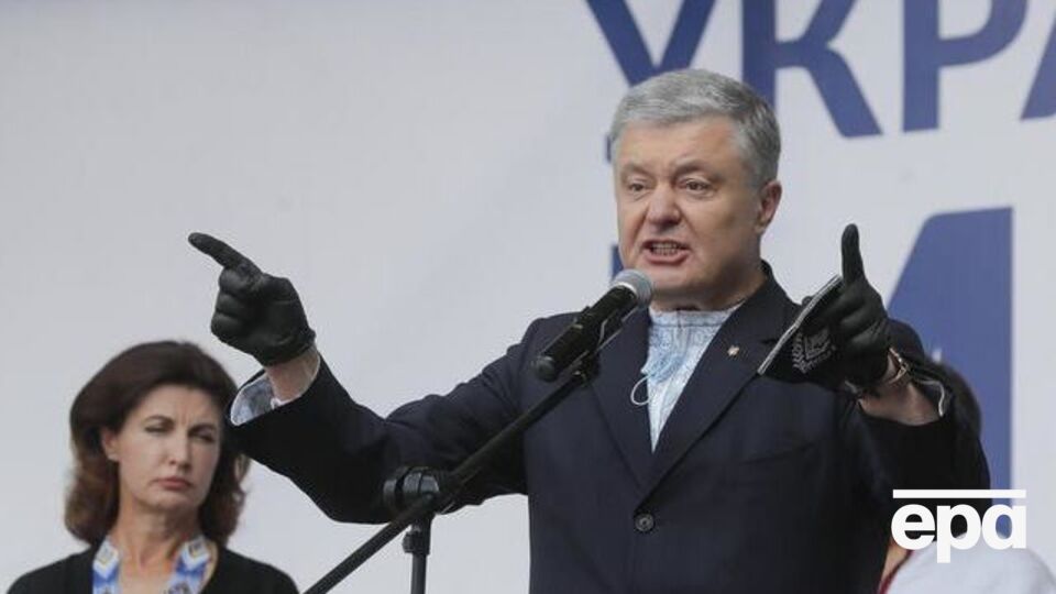 18 июня Порошенко заявил, что стал фигурантом производства "за разжигание межрелигиозной розни"