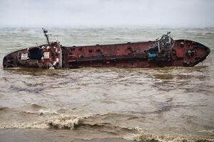 Танкер оказался на мели осенью 2019 года