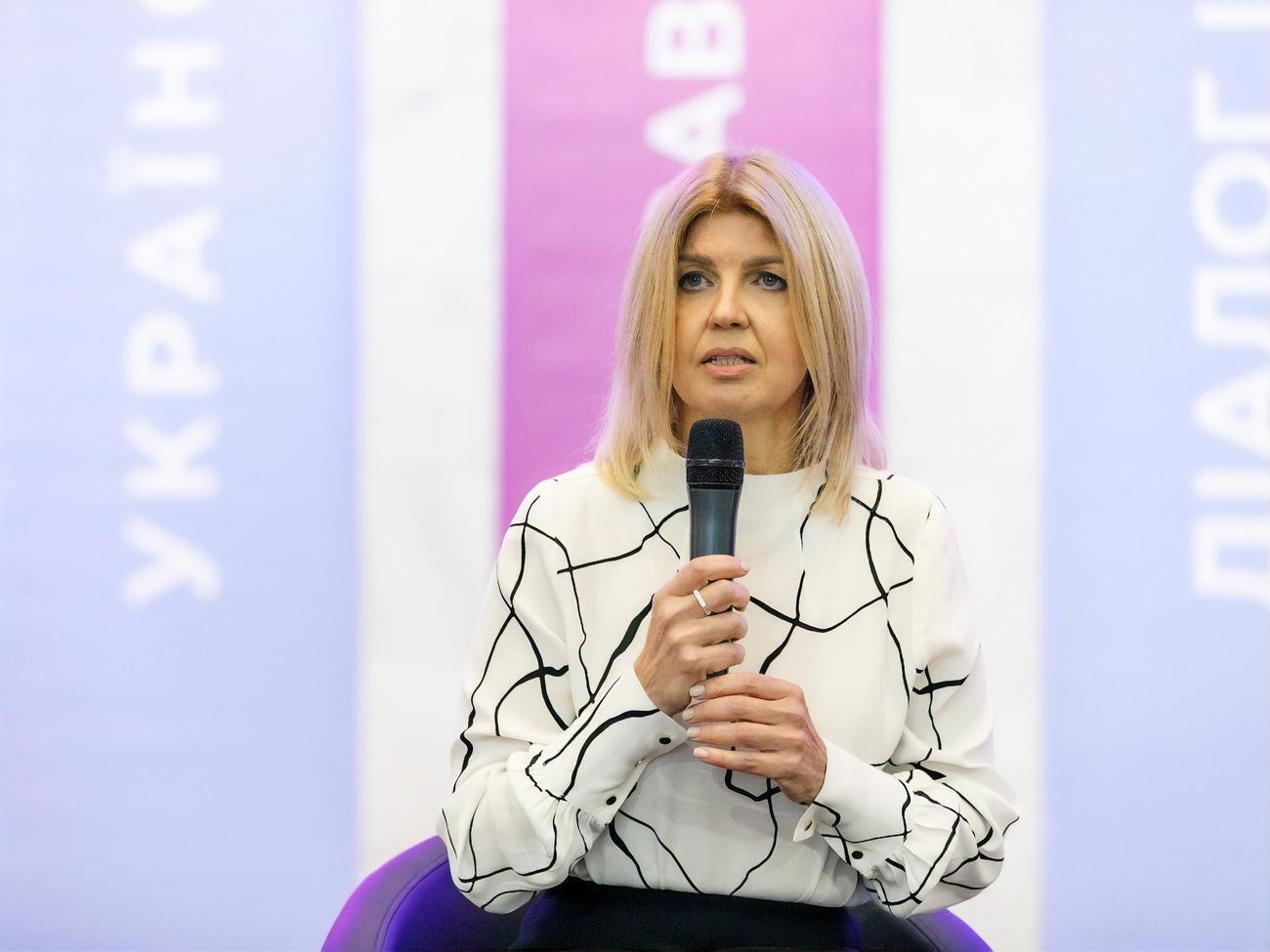 Виеру говорит, что сотрудники Украинского дома не получают зарплату