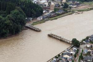 На південному заході Японії вирує повінь. Фоторепортаж