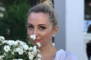 Матвієнко вважає, що ініціатором надання її чоловікові звання заслуженого артиста є хтось із його друзів