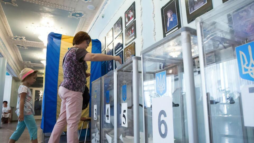 Местные выборы в Украине должны пройти 25 октября