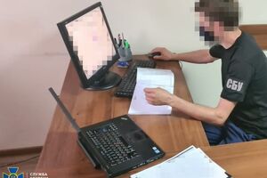 За інформацією СБУ, до складу злочинної групи входили чинні співробітники податкової служби