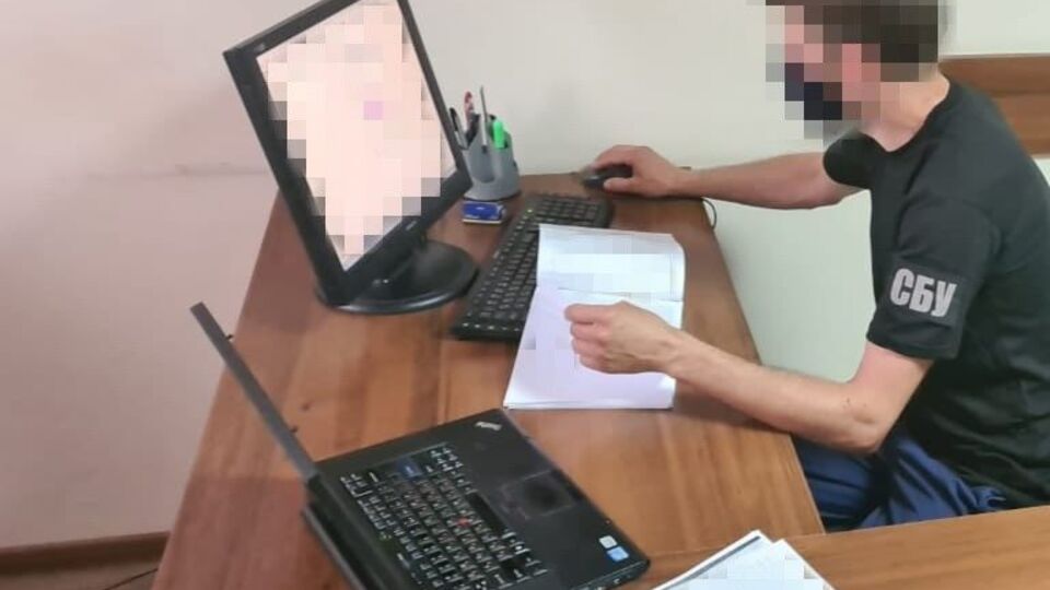 По информации СБУ, в состав преступной группы входили действующие сотрудники налоговой службы