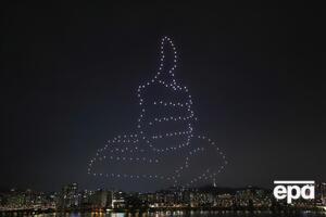 Дроны образовывали картины в небе Сеула