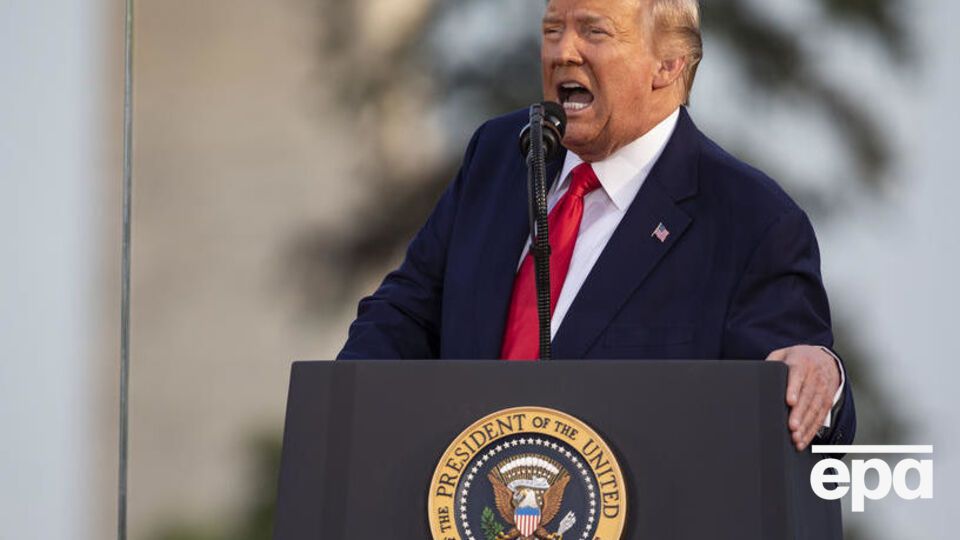 Куомо считает, что Трамп способствует распространению коронавируса