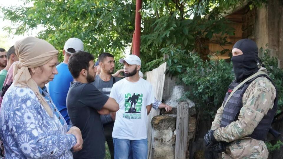 Після обшуків російські силовики затримали шістьох кримських татар
