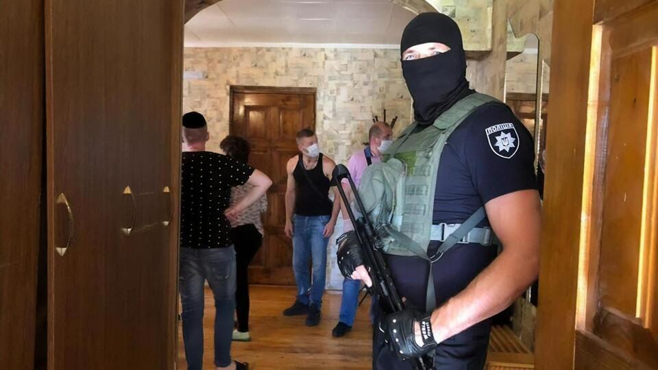 В организации "реабилитационных центров" правоохранители подозревают группу мужчин – выходцев из восточных областей