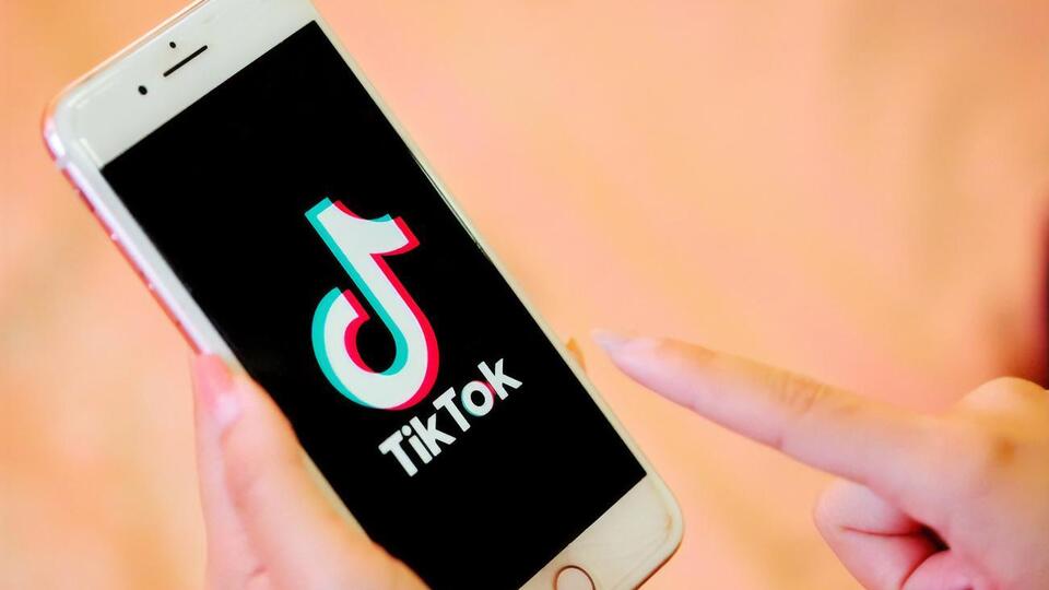 TikTok – сервис для создания и просмотра коротких видео, принадлежащий пекинской компании ByteDance