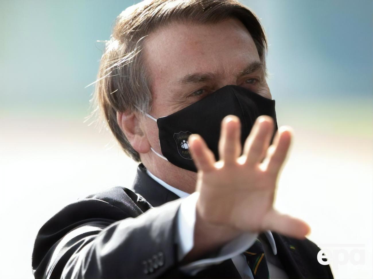 65-летний Болсонару болен COVID-19