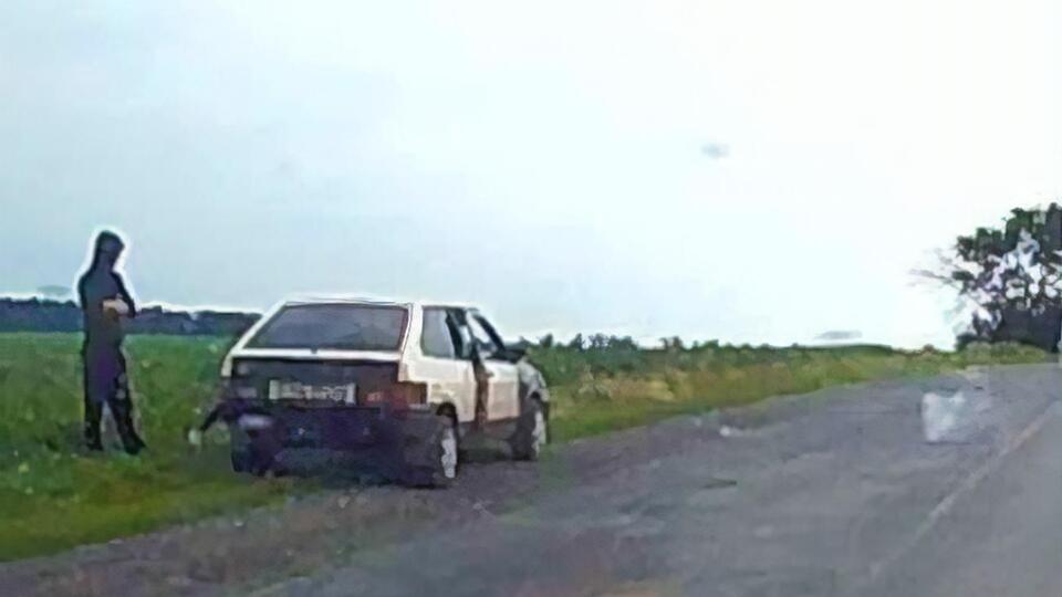 На этом автомобиле, по данным полиции, могли передвигаться подозреваемые в подрыве "Газели" и краже денег