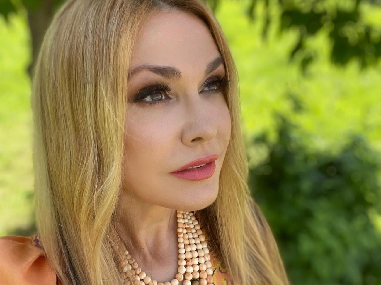 Сумська: Умію і прополоти город, і курей нагодувати, корову видоїти