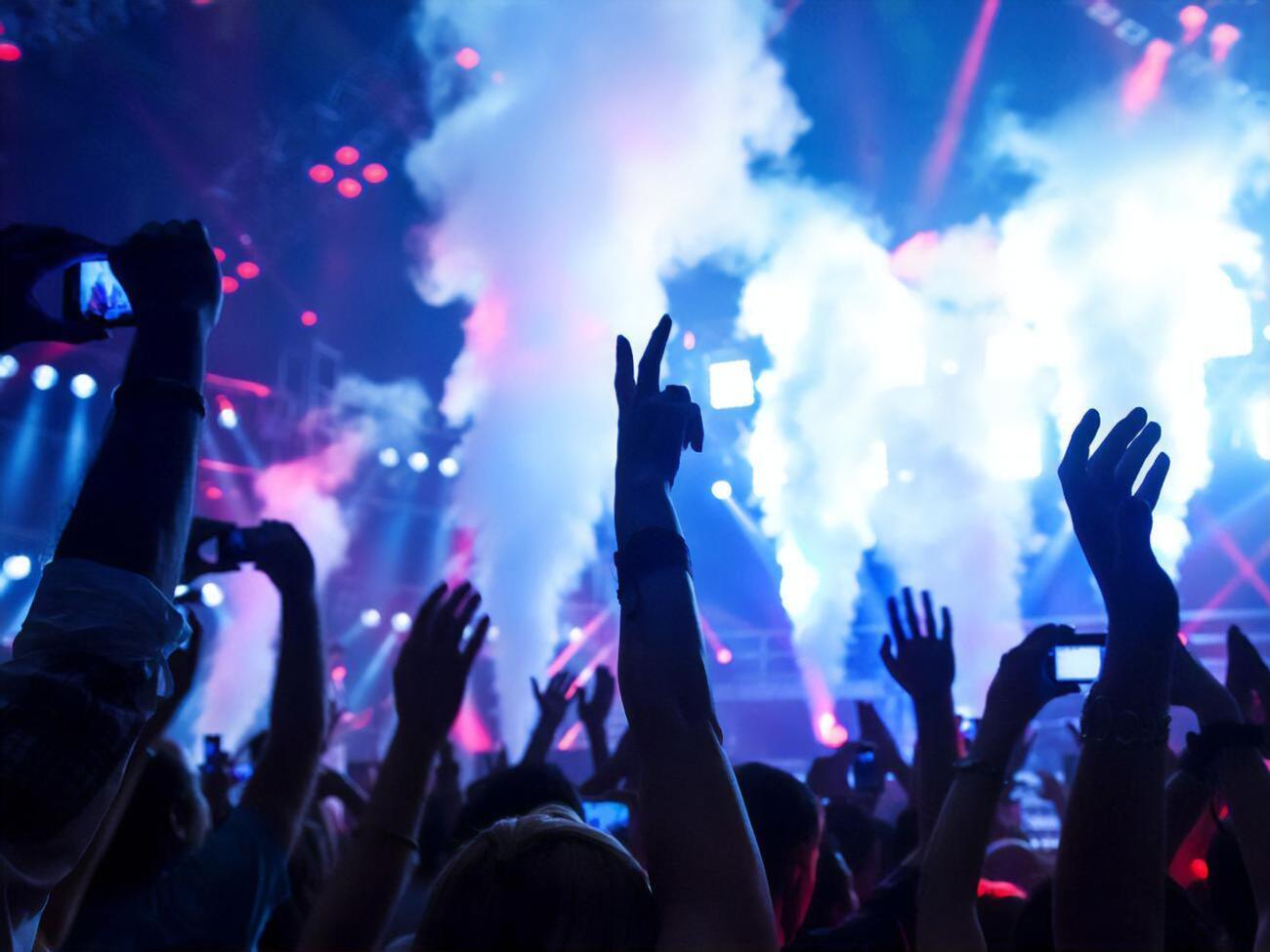 Нарушение карантина в клубах Ткаченко назвал "пиром во время чумы"