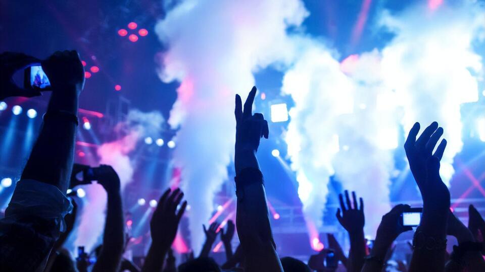 Нарушение карантина в клубах Ткаченко назвал "пиром во время чумы"