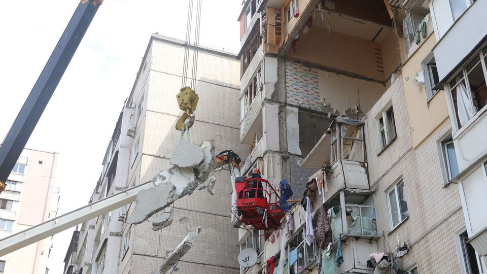 Взрыв в шестом подъезде дома в Дарницком районе Киева прогремел 21 июня в 10.00