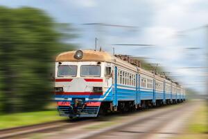 С 1 июня в Украине возобновилось железнодорожное сообщение