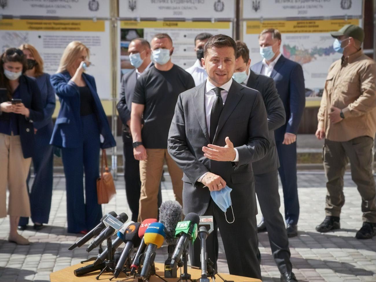 Зеленський: Є голови обласних державних адміністрацій, які є "очима" в областях