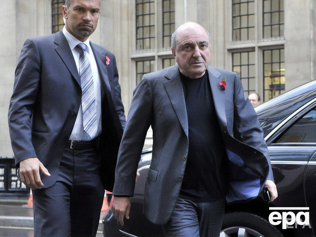 Епископ Димитрий в три часа ночи открыл главный храм, чтобы обвенчать Березовского, рассказал Саакашвили