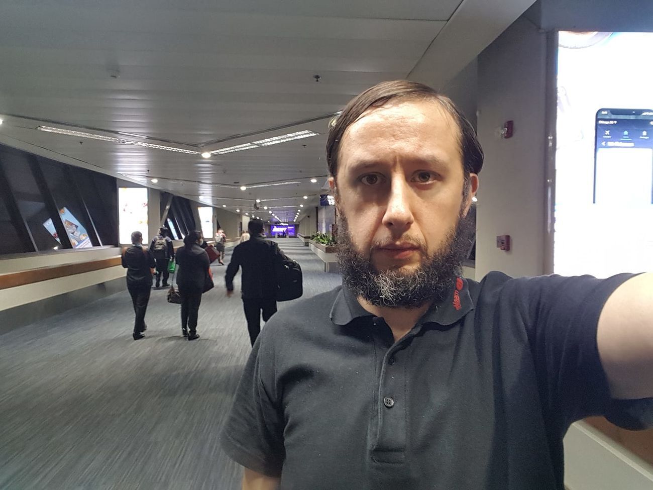 Трофімов став знаменитим в Естонії завдяки розповідям про життя у філіппінському аеропорту