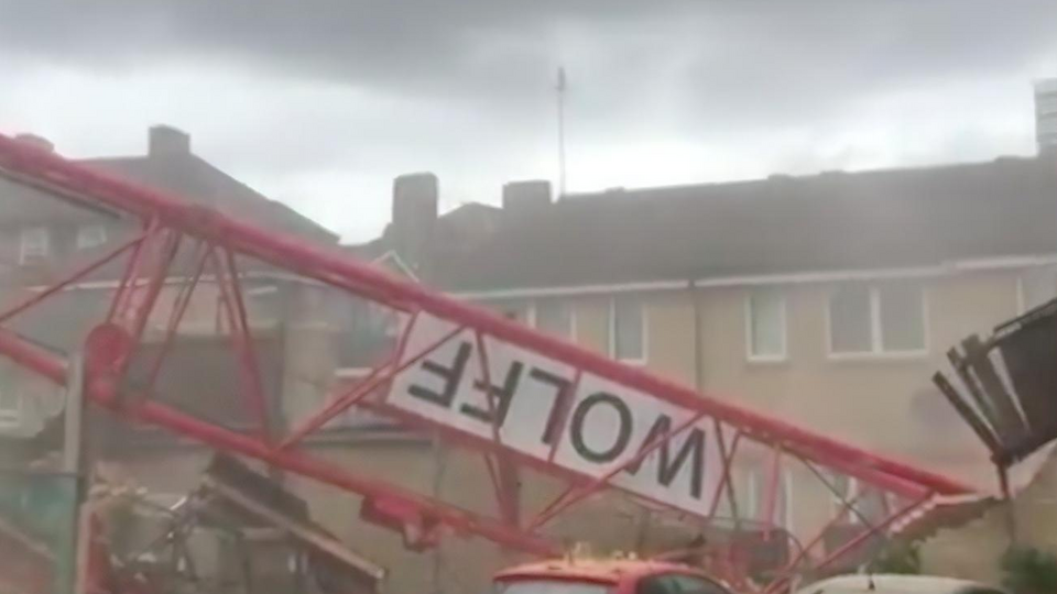 Двух людей госпитализировали с черепно-мозговыми травмами