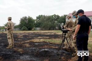 Українські військові допомагають гасити лісові пожежі в Луганській області