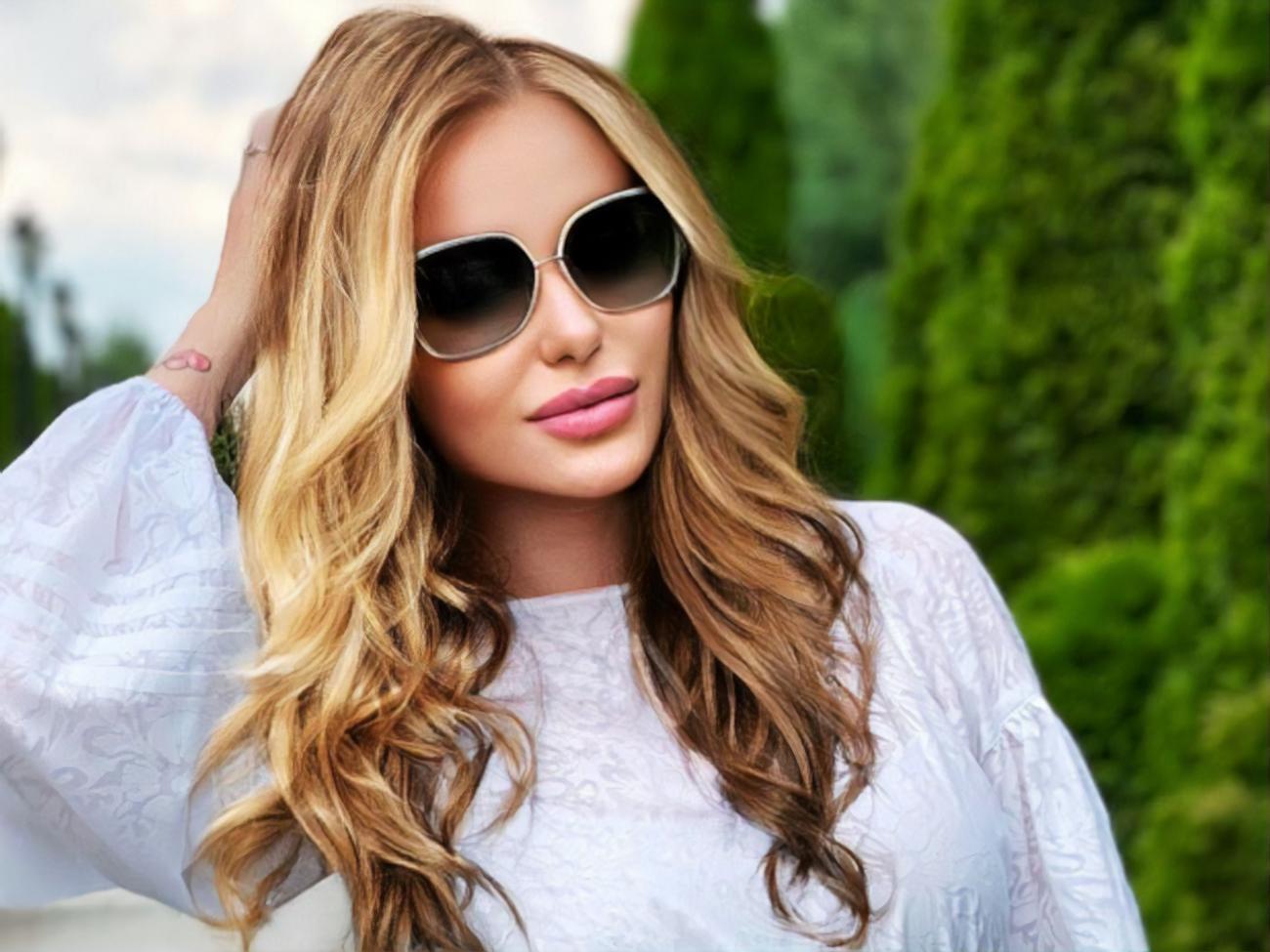 Каминская: Я сегодня три раза словила букет невесты. А подкинула четыре