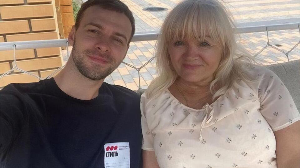 Барских с мамой Лилией Бортник