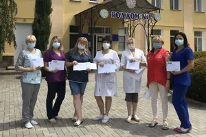Медичним працівникам вручили листи з подяками